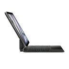 Magic Keyboard 11" – Nero – Layout Italiano, con trackpad integrato e design professionale.

Tastiera Apple Magic Keyboard 11" nera: scrittura fluida, struttura solida, stile elegante.

Versione nera 11": ideale per trasformare l’iPad Air in una vera postazione di lavoro  img-4 mazzotta.store.