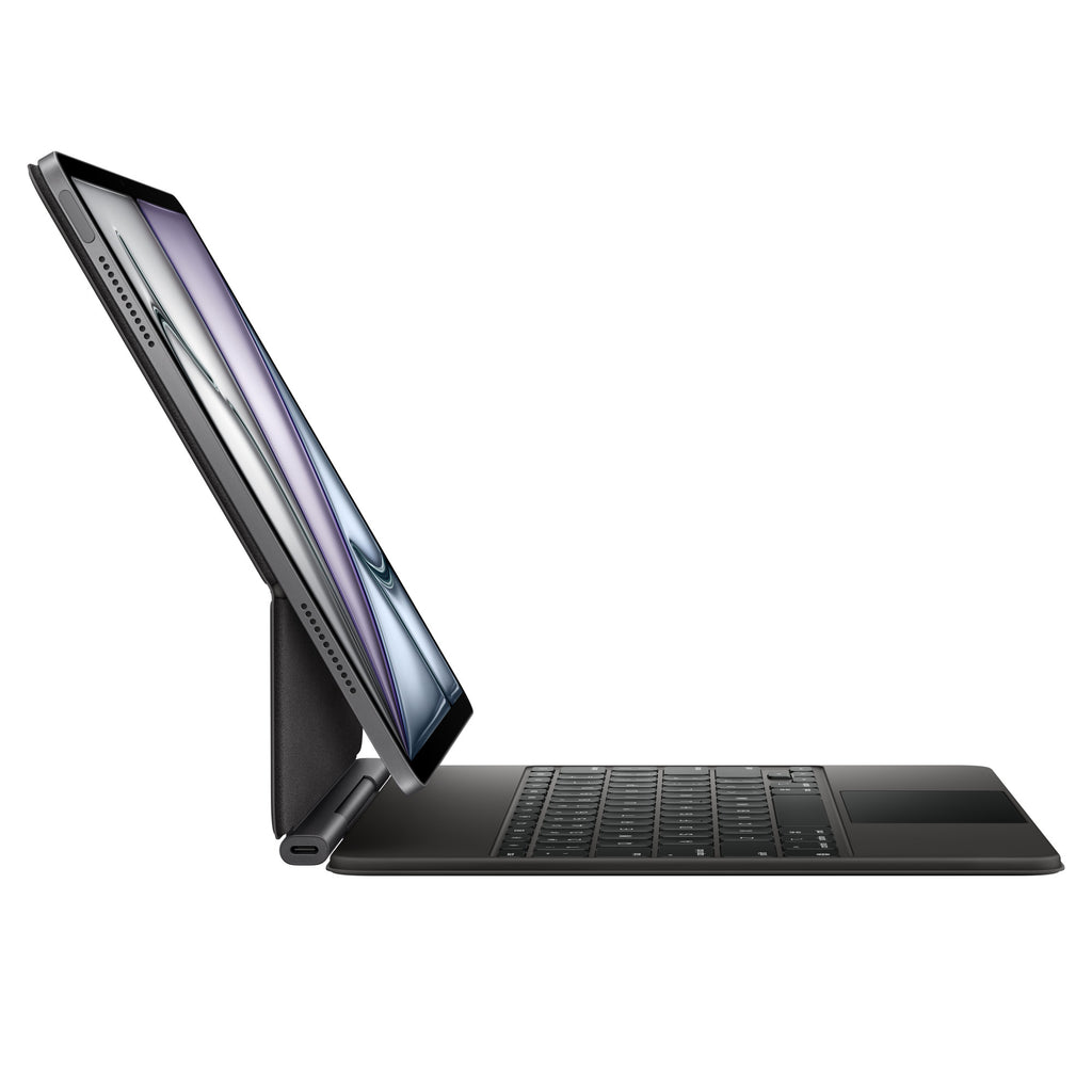 Magic Keyboard 13" – Nero – Layout Italiano, ampia e stabile, con trackpad integrato.

Tastiera Apple Magic Keyboard 13" nera: ideale per produttività avanzata e uso professionale.

Variante nera 13": massima precisione e look tecnico MAZZOTTA.
