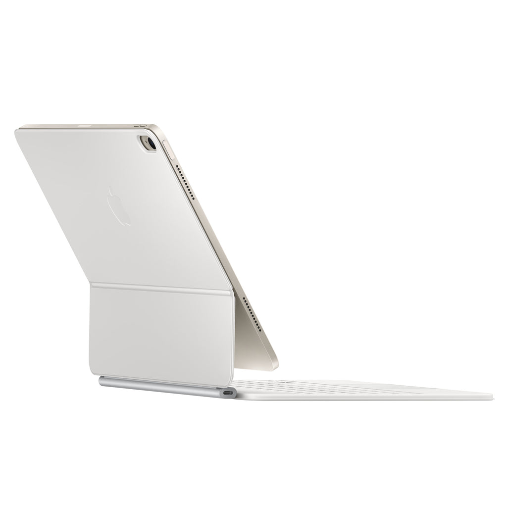 Magic Keyboard 13" – Bianco – Layout Italiano, elegante e spaziosa, con trackpad integrato.

Tastiera Apple Magic Keyboard 13" bianca: design premium e comfort superiore.

Versione bianca 13": perfetta per chi cerca luminosità e stile MAZZOTTA.