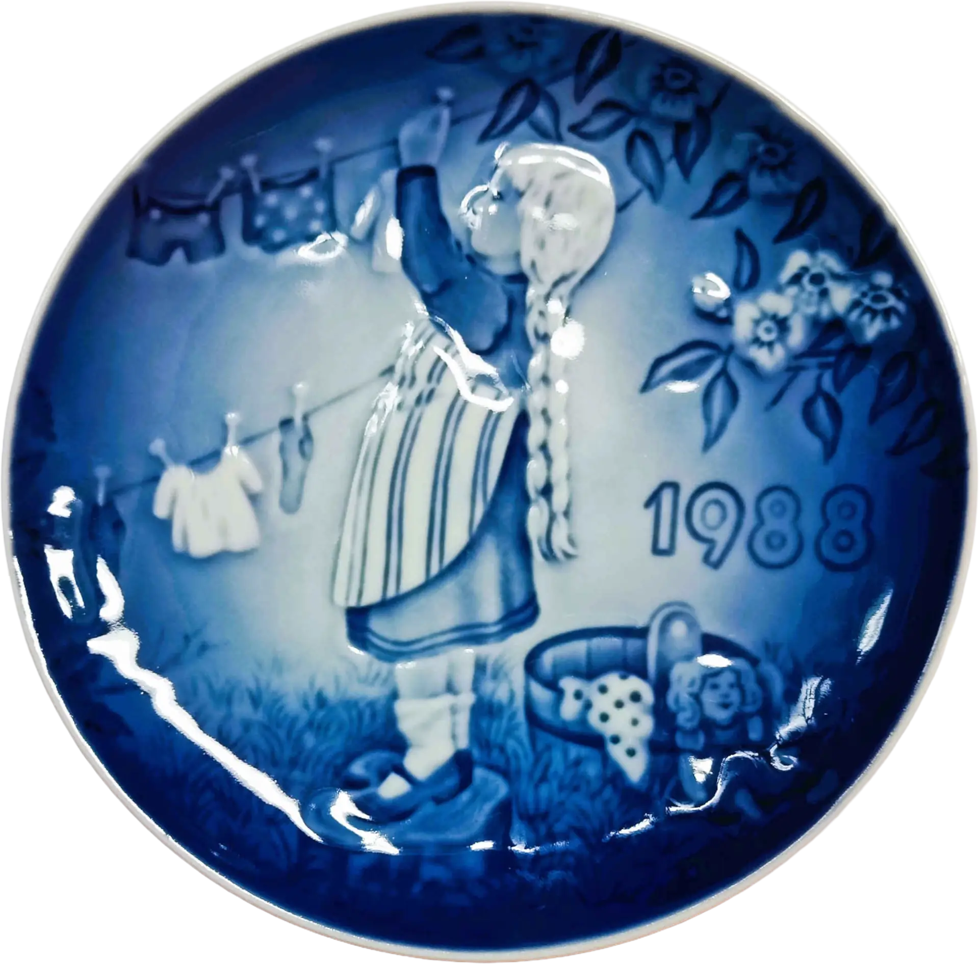 Piatto del Bambino Bing & Grøndahl diametro 13 cm - Blu; Bianco - Sven Vestergaard - Il bucato della bambina B&G-CHI-1988