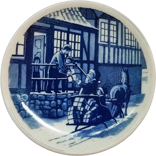 Placchetta di Natale Bing & Grøndahl diametro 8 cm · Blu; Bianco · Jørgen Nielsen · Babbo Natale sulla sua slitta · B&G-C-PLACCHETTA-2000