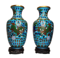 Vaso esagonale Ginger Jar in porcellana cinese, motivi floreali policromi. Marchio Made in Macau, scritta  Qing “清德裕製”, anni ’50–’70, mazzotta.