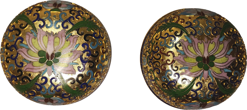 Eleganza Orientale: Coppia di Vasi in Smalto Cloisonné Dorato con Decoro Floreale "Millefiori"