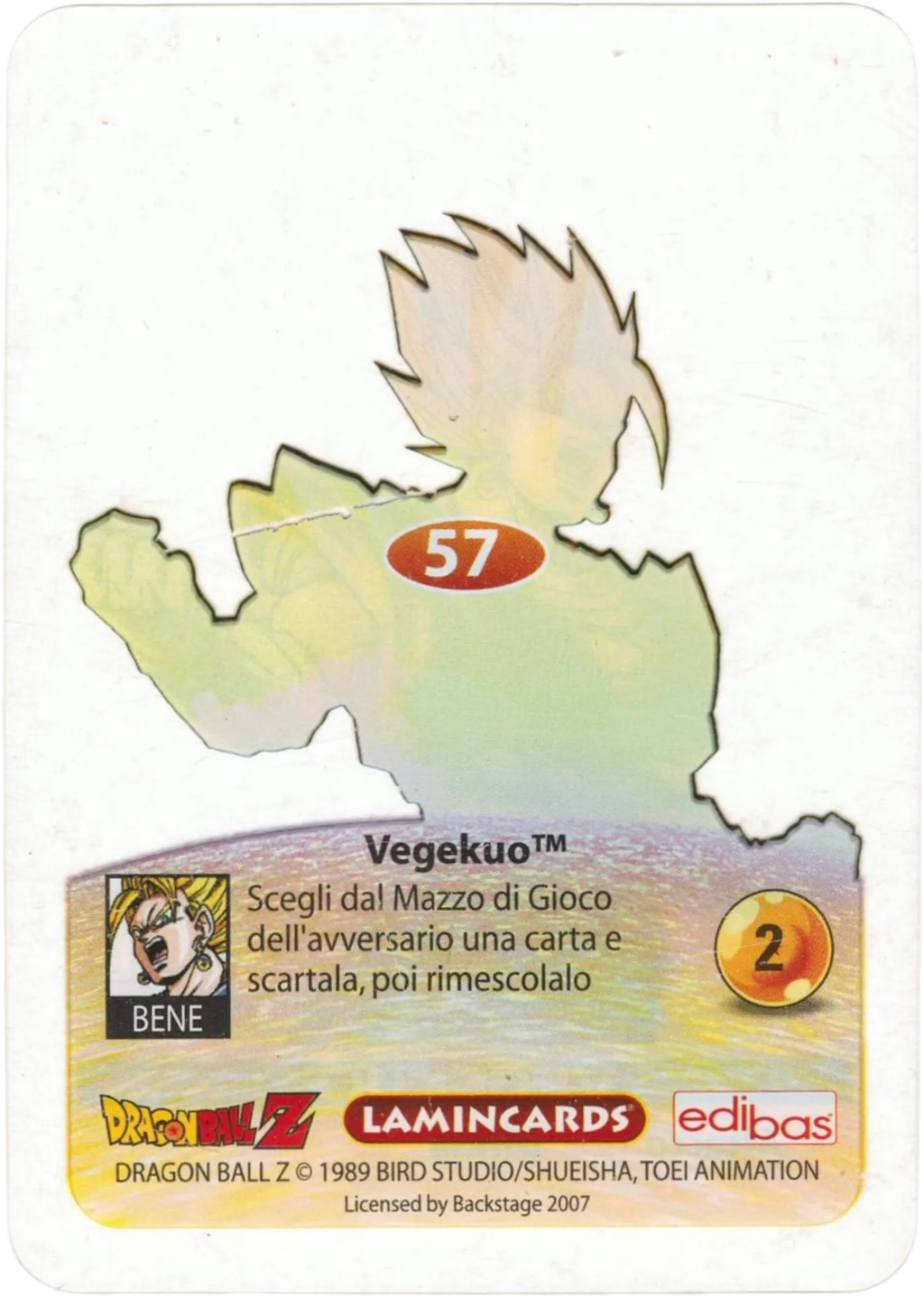 DBZ-PLT-057-VEGEKUO-0000 img2 Retro della carta DBZ Platino n. 57 Vegekuo - Fusione Goku Vegeta con orecchini Potara - parte della serie DBZ Lamincard, con dettagli visivi e grafici del prodotto.
