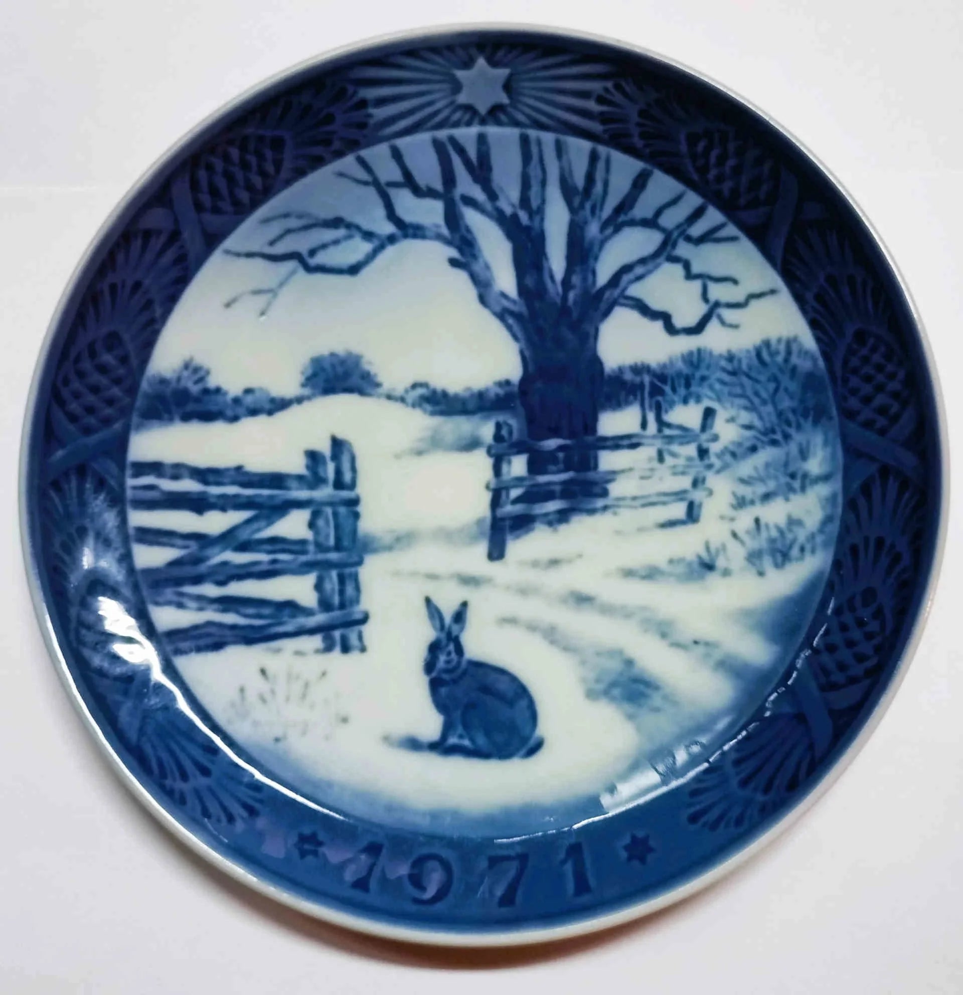 IMG1 RC-CP-1971 Piatto di Natale Royal Copenhagen 1971 cm 18 Blu e Bianco Kaj Lange Nel deserto