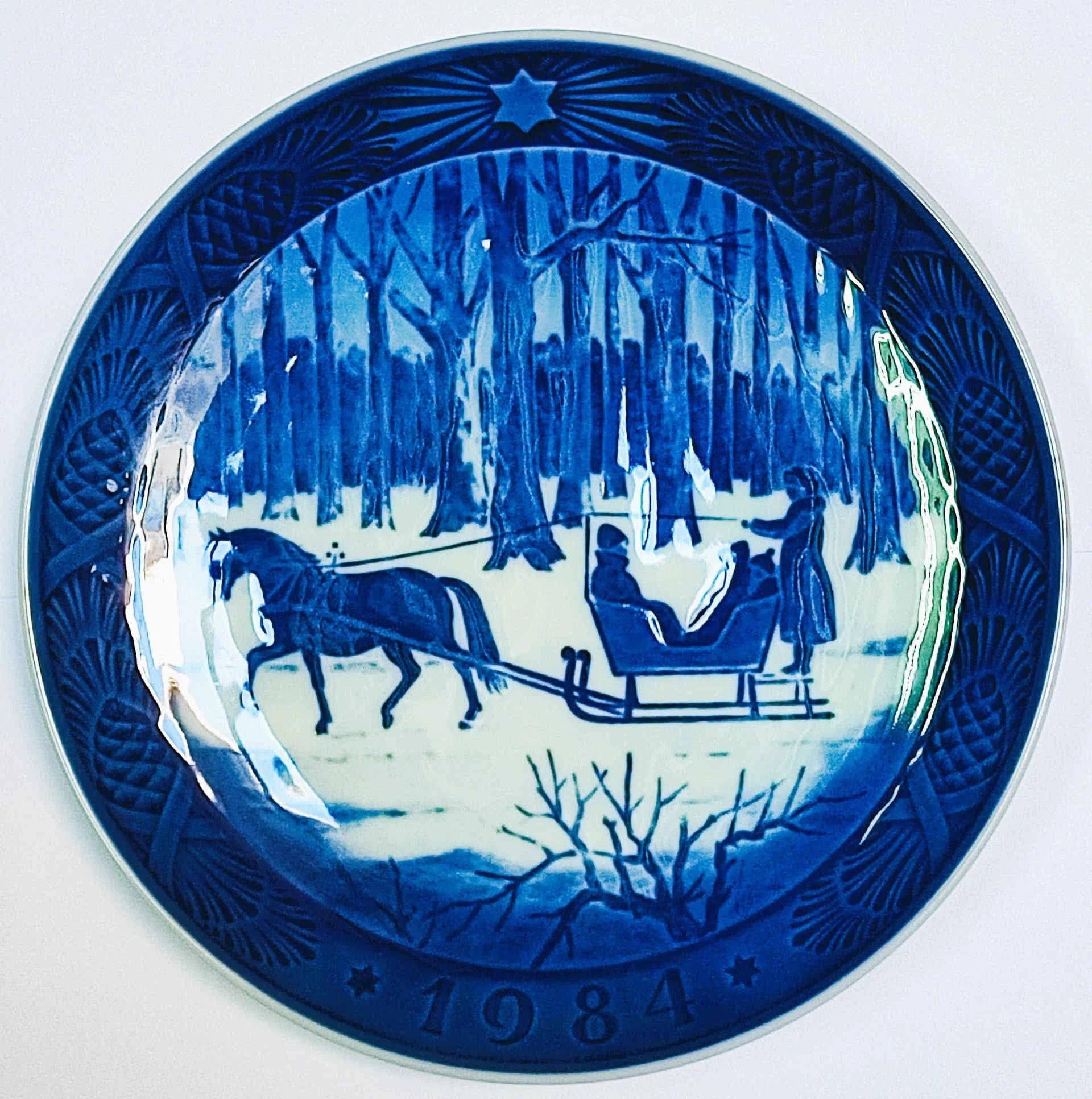 IMG1 RC-CP-1984 Piatto di Natale Royal Copenhagen 1984 cm 18 Blu e Bianco Kaj Lange Il pupazzo di neve