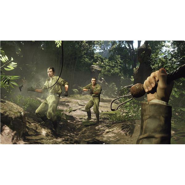 MICROSOFT PS5 INDIANA JONES: L'ANTICO CERCHIO STANDARD EDITION, codice EAN: 0196388560660, codice originale del gioco EP2-35674 . nella giungla con la frusta.