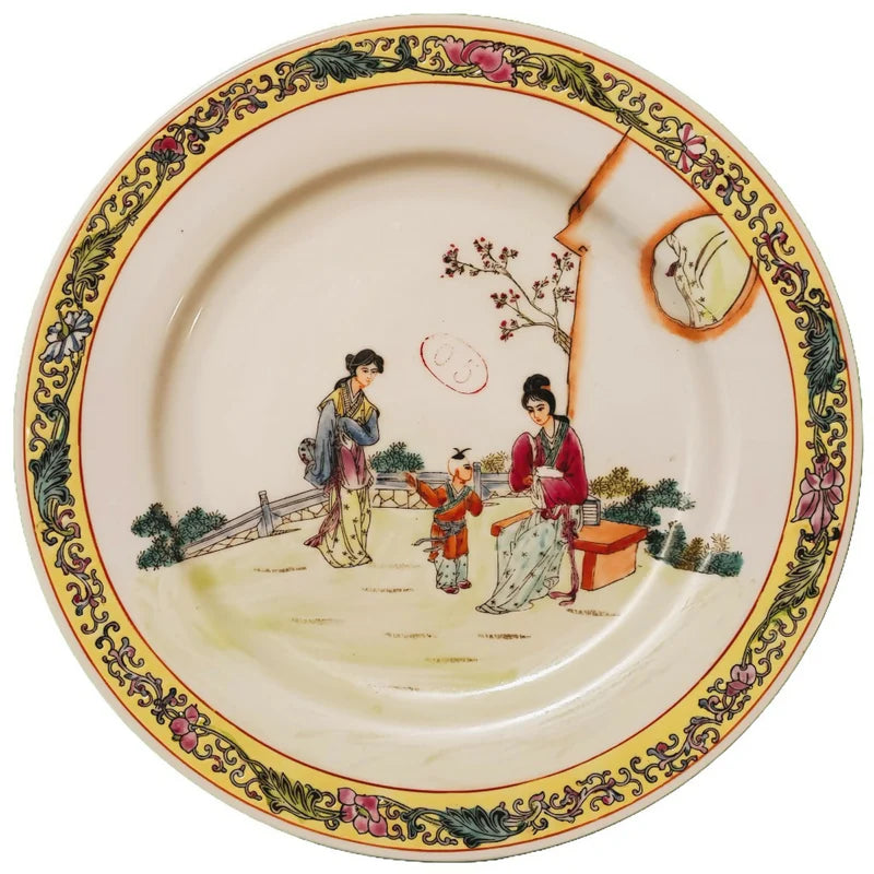 Piatti piani made in china Jingdezhen. famille rose