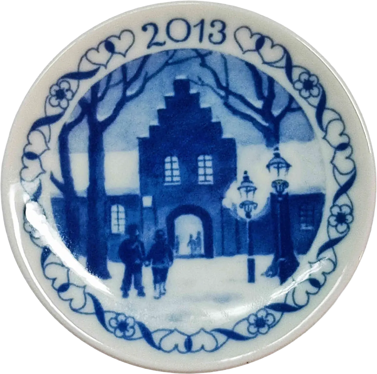 Placchetta di Natale Royal Copenhagen diametro 8 cm · Blu; Bianco · Sven Vestergaard · Accademia di Sorø         · RC-C-PLACCHETTE-2013