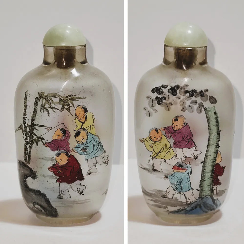 Hand-Painted Glass Snuff Bottle – Internal Painting with Traditional Chinese Subjects