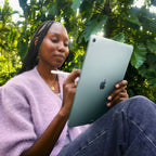 Apple iPad Air 11-inch (M4, 512GB, Wi‑Fi) in Starlight — Italian model. Slim aluminum design, edge‑to‑edge Liquid Retina display, top button with Touch ID, and USB‑C port. mazzotta.store.